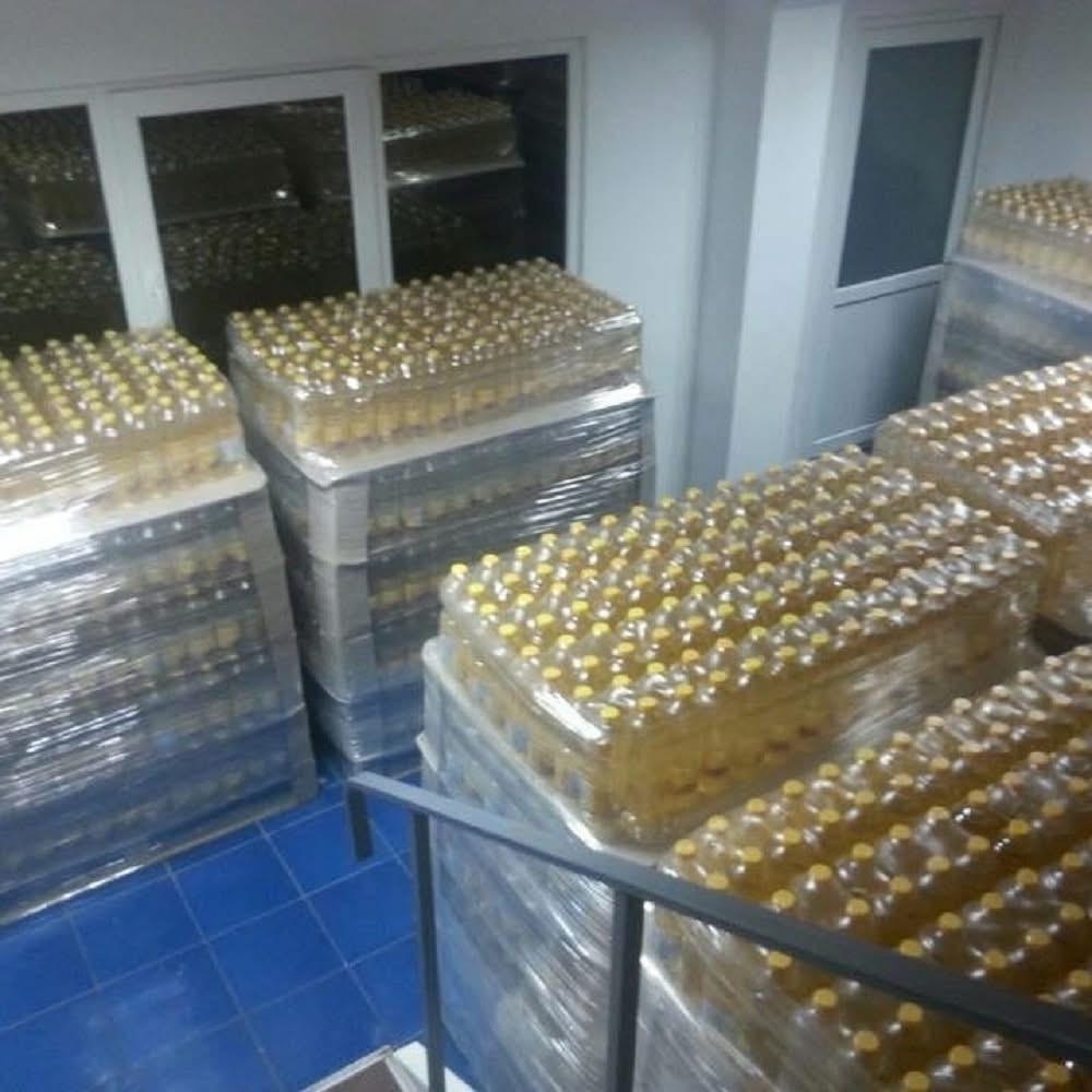 Refined oils available 50 – 100 pieces per pallet